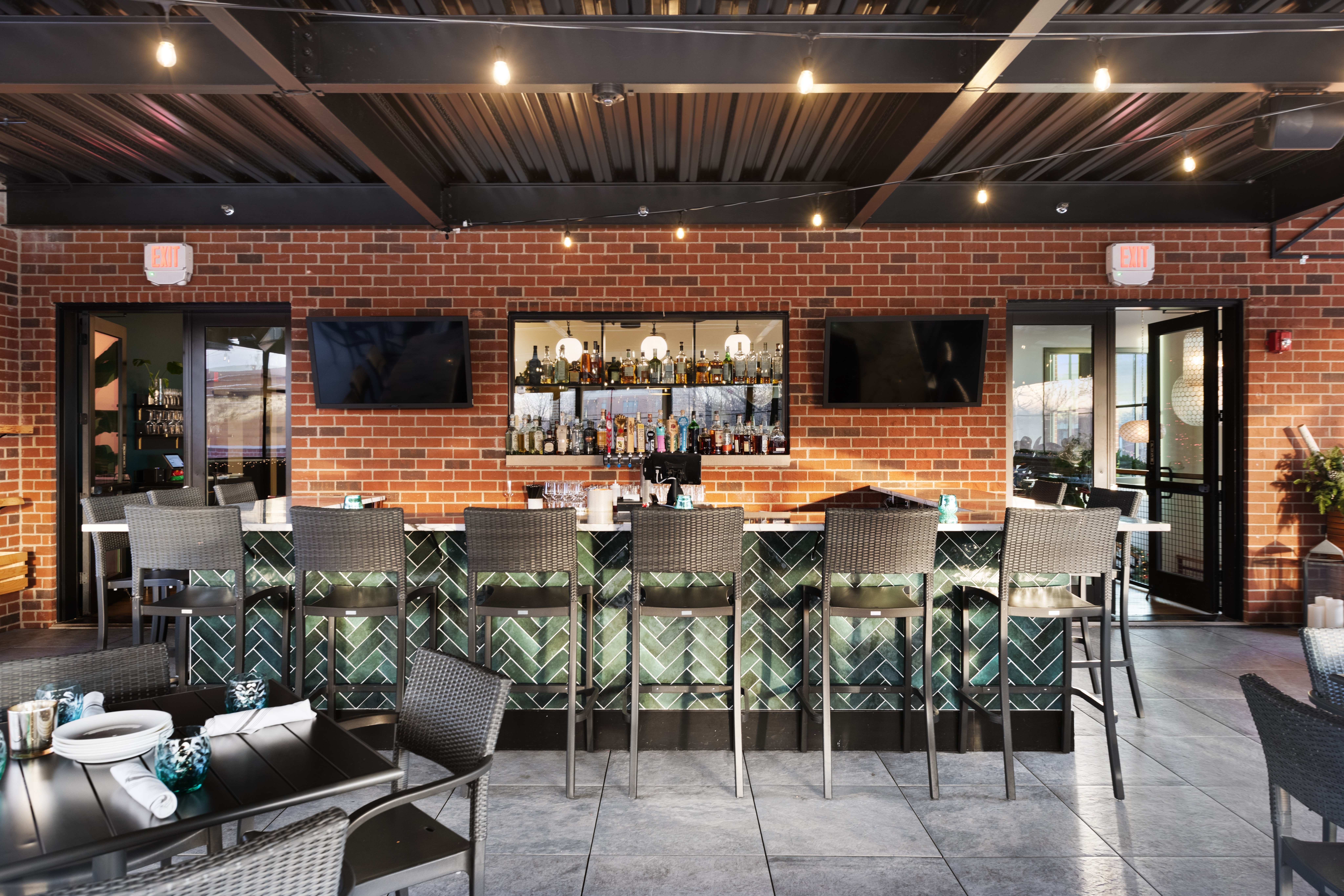 The Elm outdoor bar (1)