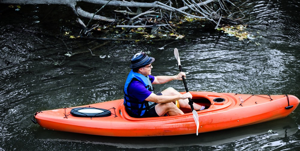 Brookfield_Kayaking__FocusFillWzEwMDAsNTA1LCJ5Iiw4MV0