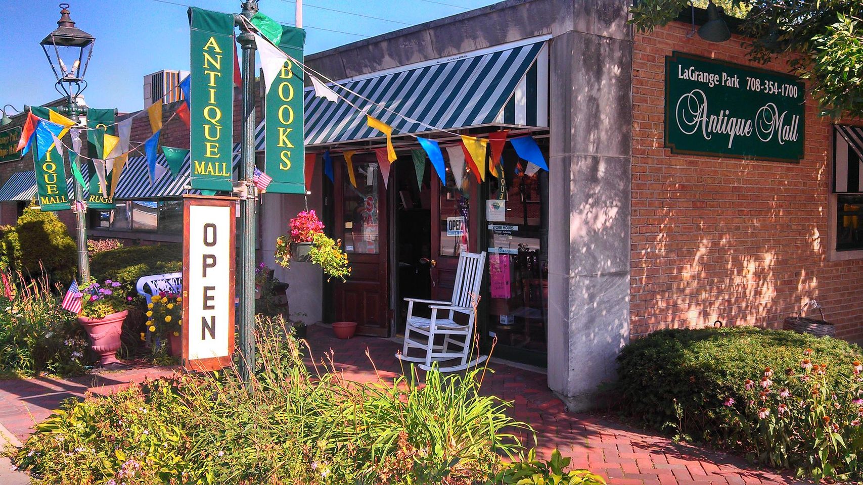 Vintage Flair: The Best Vintage and Thrift Stores Near Oak Park, IL (2025)