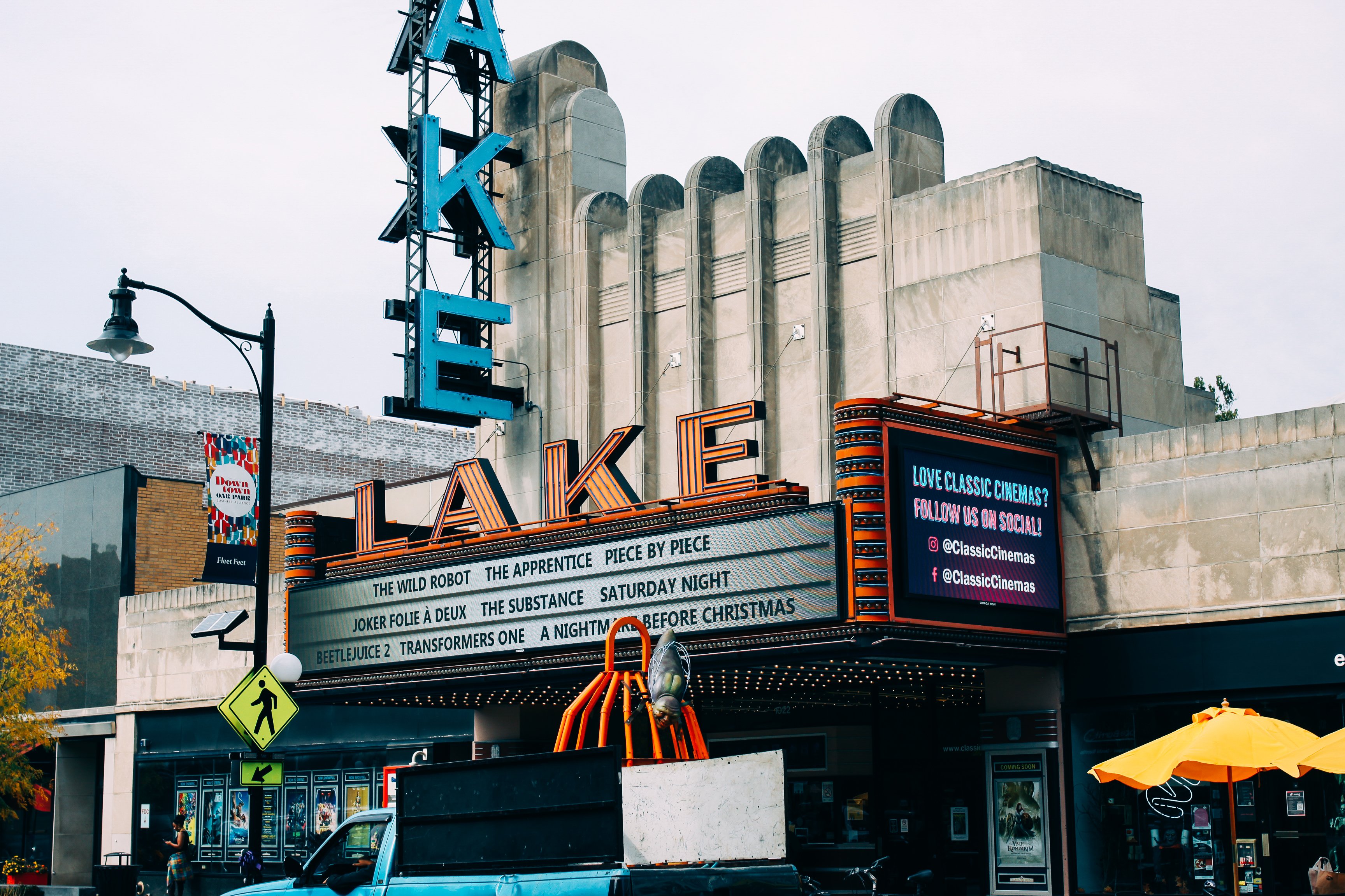 Oak Park: The Chicago Neighborhood That Isn’t