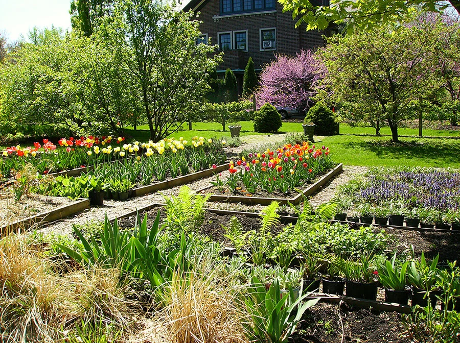 Cheney-Mansion-Garden-1