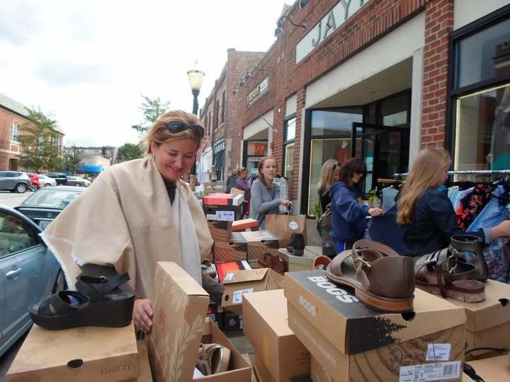 la grange sidewalk sale